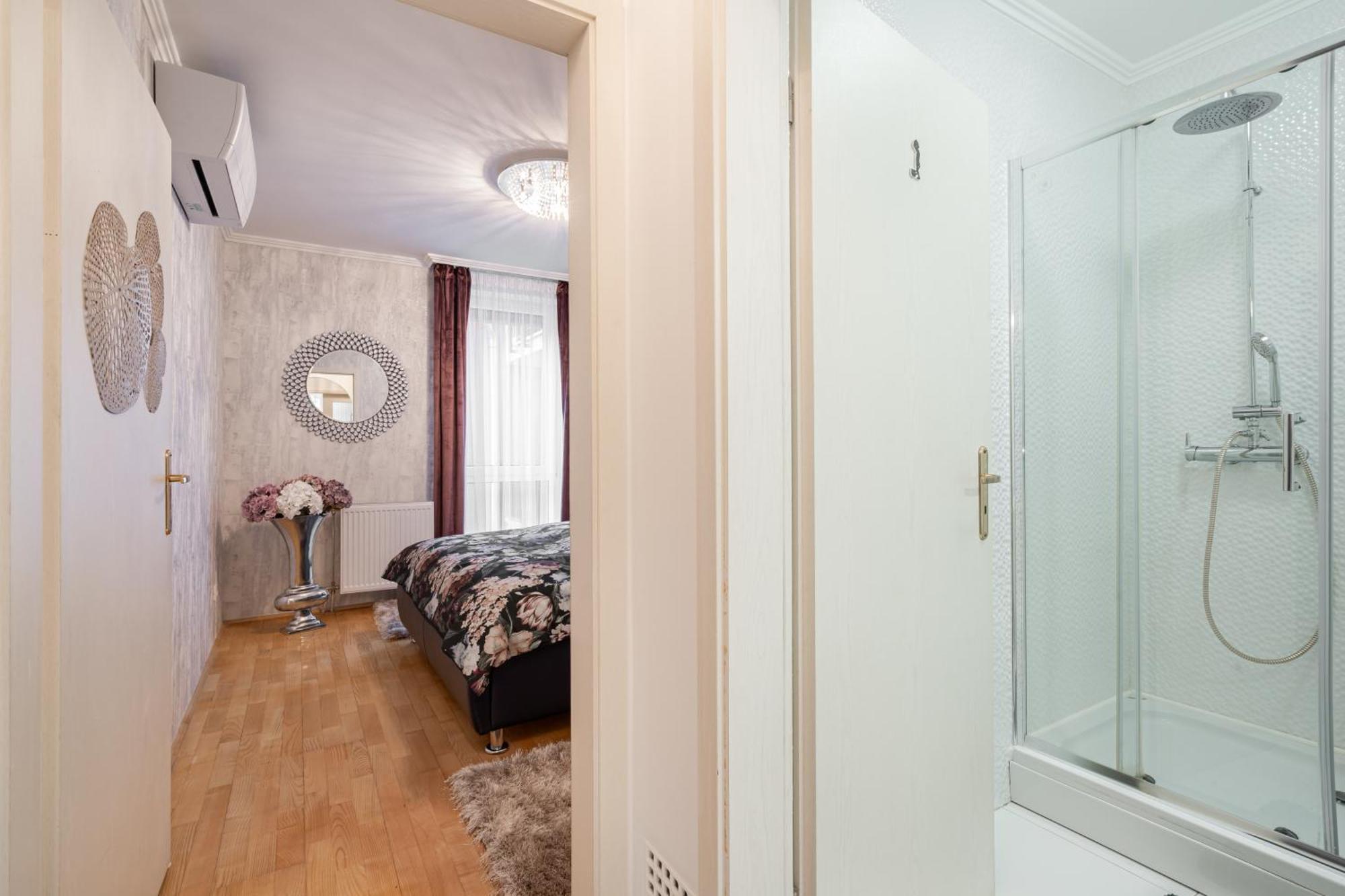 Beautiful Three Bedrooms Apartment With Free Parking Close To The Danube Coast Budapest Exterior photo